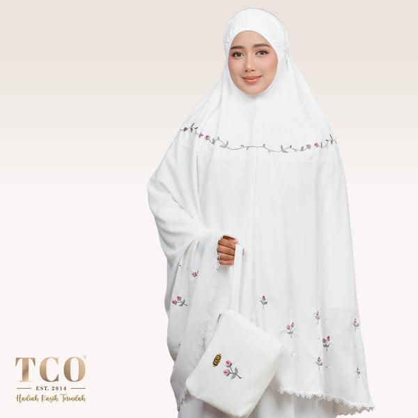 Telekung Nuur Petal in Off White Fuchsia