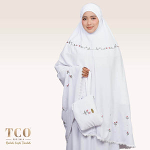Telekung Nuur Petal in Snow White Fuchsia