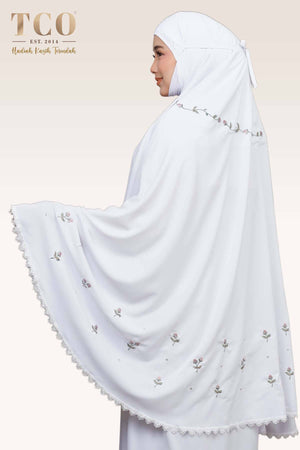 Telekung Nuur Petal in Snow White Berry