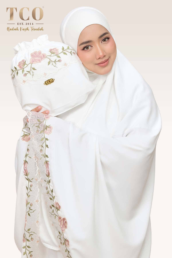 Telekung Nuur Rose in Off White Blush