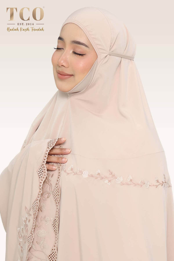 Telekung Windy Luxe in Almondy Latte