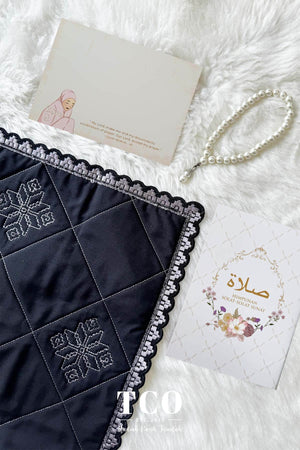 Tatreez Mini Sajaddah in Midnight Black