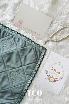 Tatreez Mini Sajaddah in Moss Sage