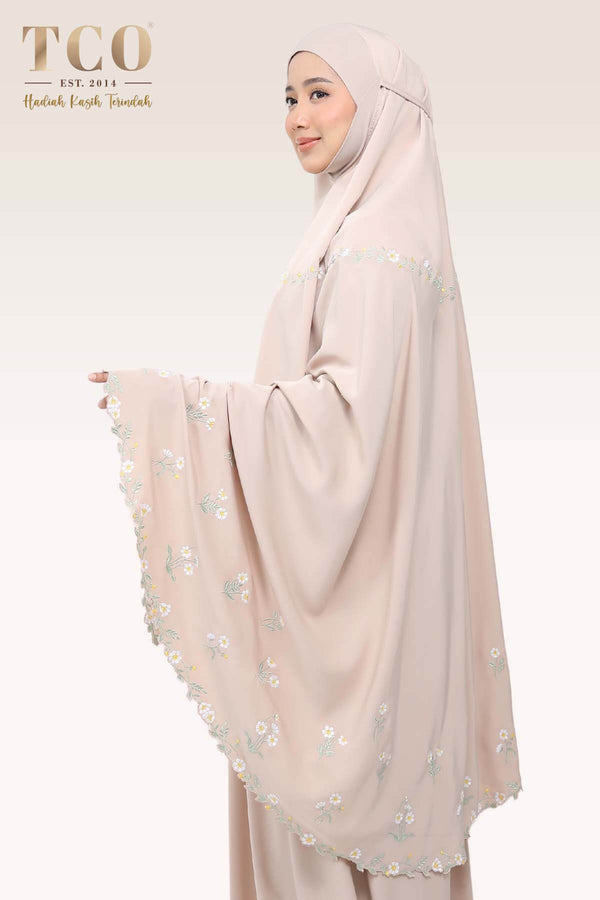 Telekung Daisy Luxe in Almondy Latte