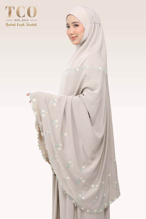 Telekung Daisy Luxe in Hazel Wood