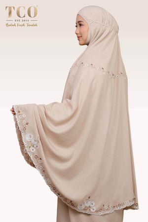 Telekung Pearl Yasmine in Sandy Latte