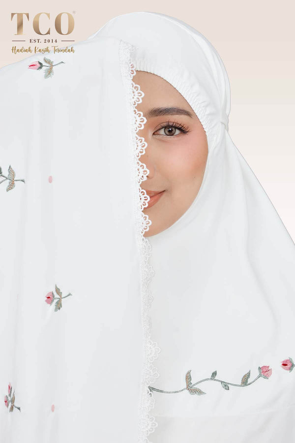 Telekung Nuur Petal in Off White Fuchsia