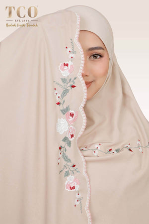 Telekung Pearl Rosabella in Sandy Latte