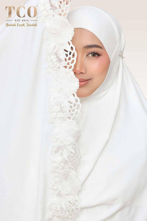 Telekung Nuur Fleur in Off White Pure