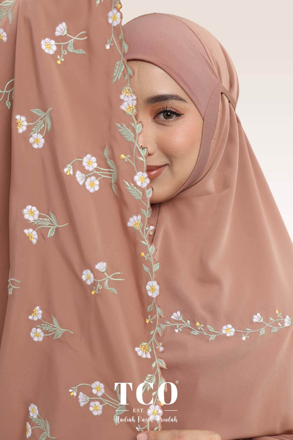 Telekung Daisy Luxe in Burnt Brick
