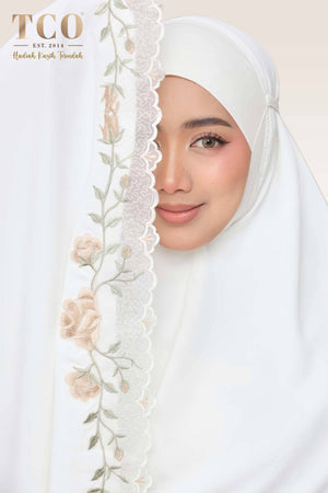 Telekung Nuur Rose in Off White Latte