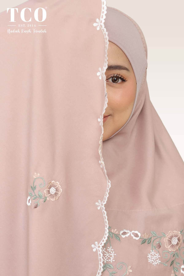 Telekung Pearl Ratna in Creamy Mocha