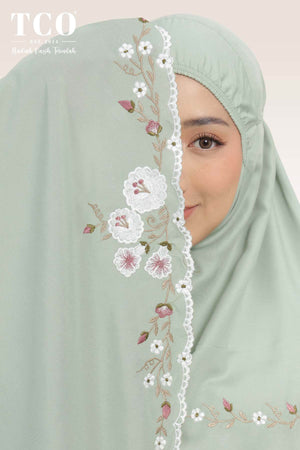 Telekung Pearl Yasmine in Serene Green