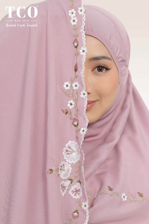 Telekung Pearl Yasmine in Plum Mauve