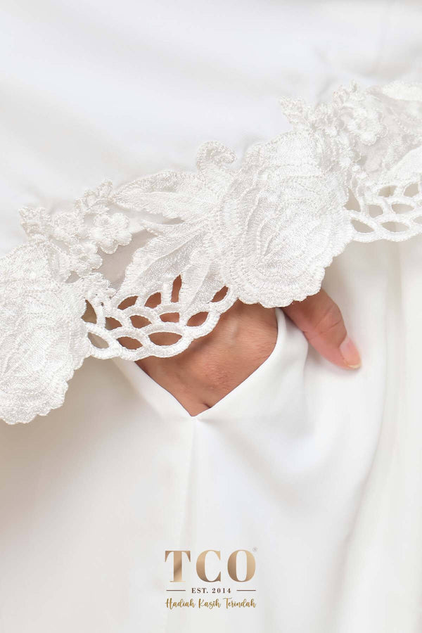 Telekung Nuur Fleur in Off White Pure