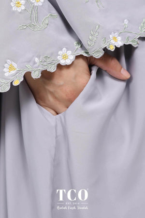 Telekung Daisy Luxe in Gray Lilac