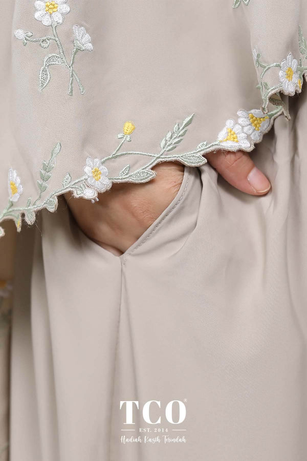 Telekung Daisy Luxe in Hazel Wood