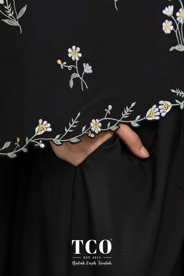 Telekung Daisy Luxe in Jet Black