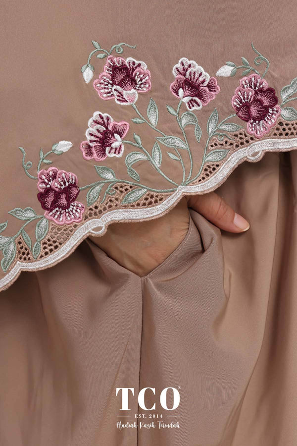 Telekung Mekar Luxe in Coco Mocha