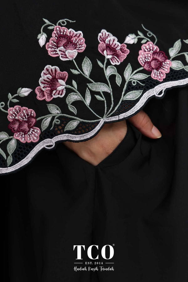 Telekung Mekar Luxe in Jet Black