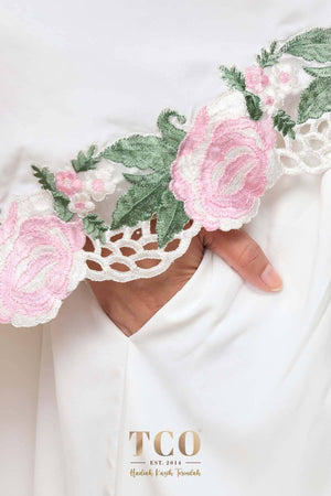 Telekung Nuur Fleur in Off White Soft Pink