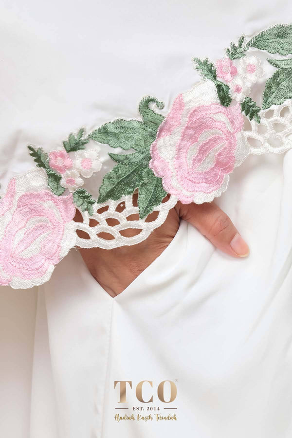 Telekung Nuur Fleur in Off White Soft Pink