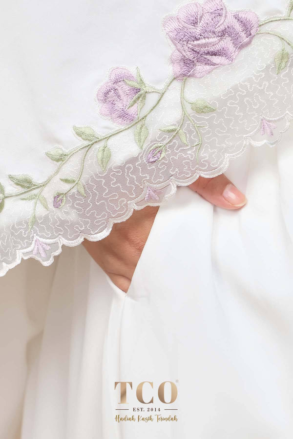 Telekung Nuur Rose in Off White Lavender