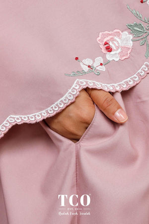 Telekung Pearl Rosabella in Plum Mauve