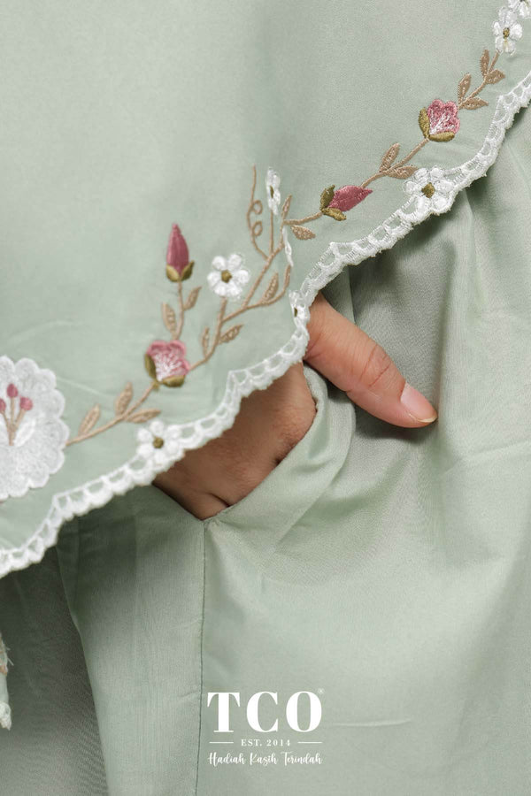 Telekung Pearl Yasmine in Serene Green