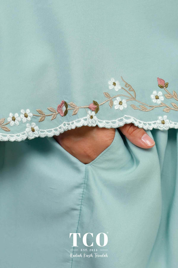 Telekung Pearl Yasmine in Dusty Sky