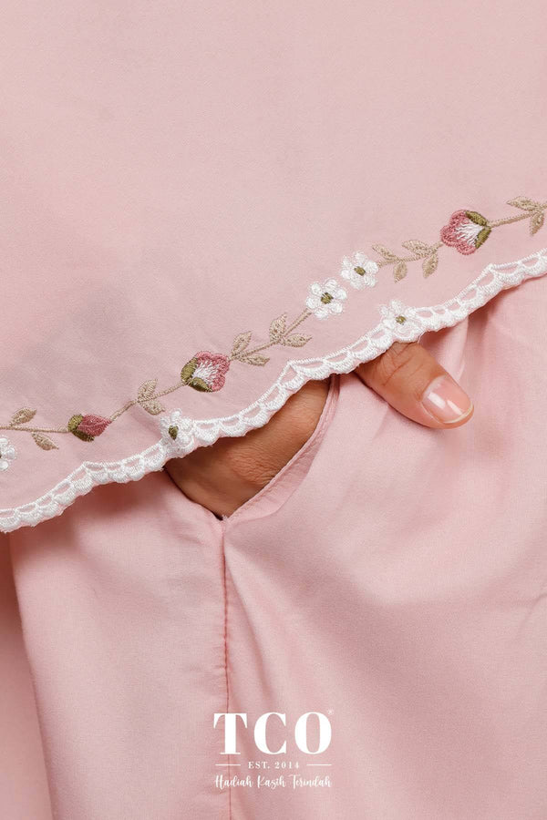 Telekung Pearl Yasmine in Pinky Blush