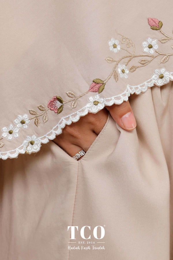 Telekung Pearl Yasmine in Sandy Latte