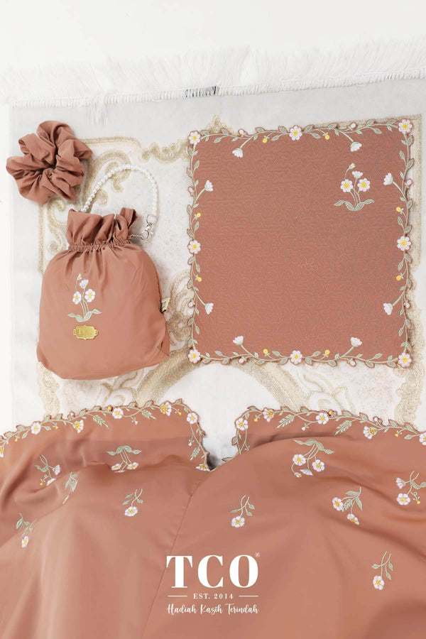 Telekung Daisy Luxe in Burnt Brick