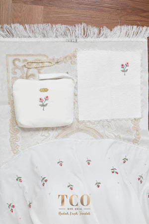 Telekung Nuur Petal in Off White Fuchsia